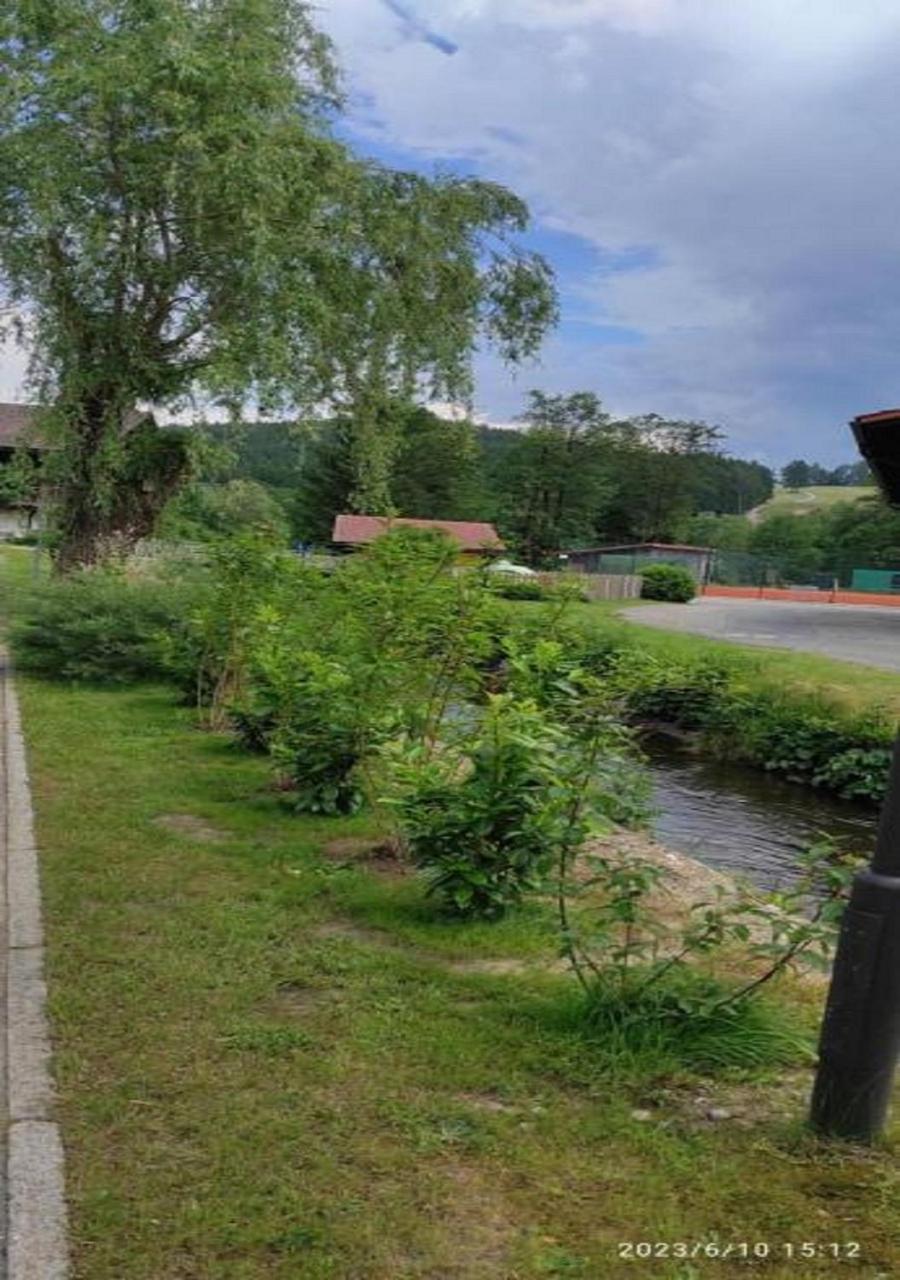 Ferienhaus Am Bach Achslach エクステリア 写真